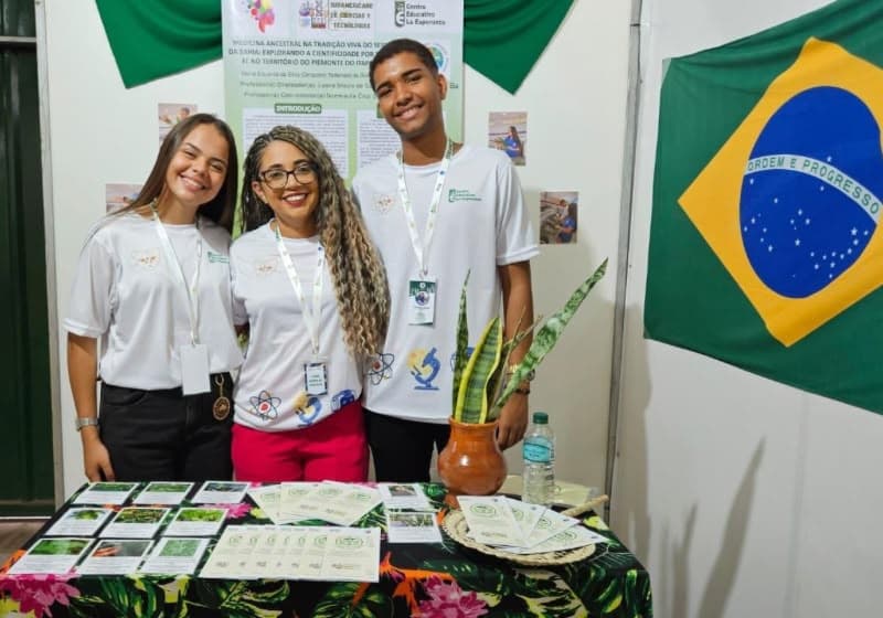 Alunas de escola pública de Sergipe vencem dois prêmios internacionais de ciência no Paraguai
