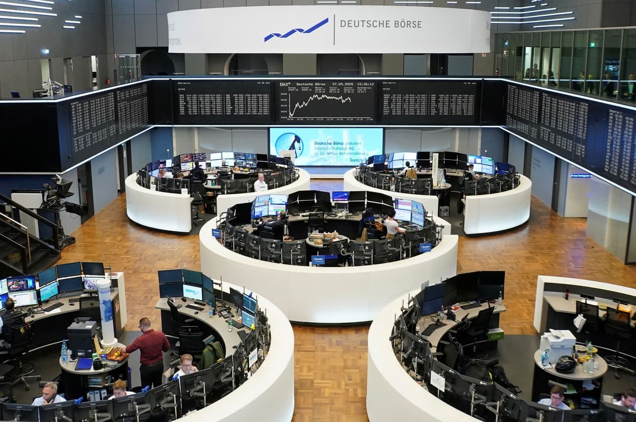 Bolsas da Europa avançam com queda do petróleo, mas tecnologia destoa